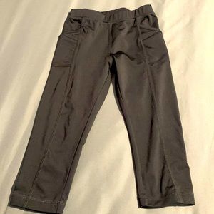 Whitesierra girls black capri leggings size s